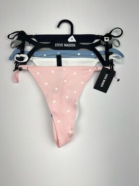 STEVE MADDEN 5 Pack Sz M Hardware Logo Seamless Thong Panties -small dusty marks